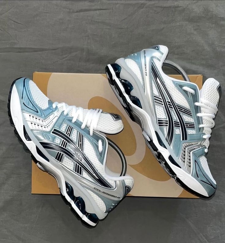 ASICS GEL-KAYANO 14 Sky blue